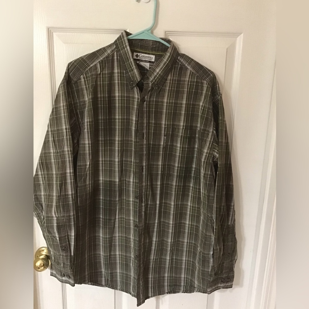 🍁 Men’s COLUMBIA button down shirt size Large 🍁